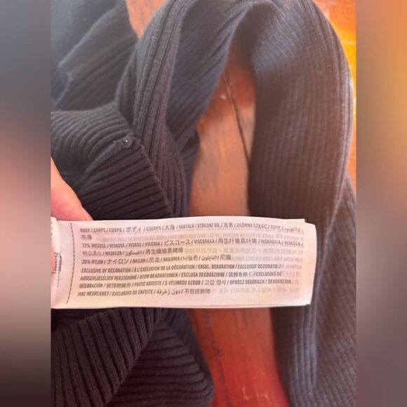 Abercrombie black rib v neck collared sweater size small - Picture 3 of 9